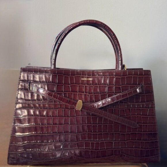 NWT: Gorgeous Large Veronica Beard DASH Bag, the IT bag of the season! - Picture 5 of 9